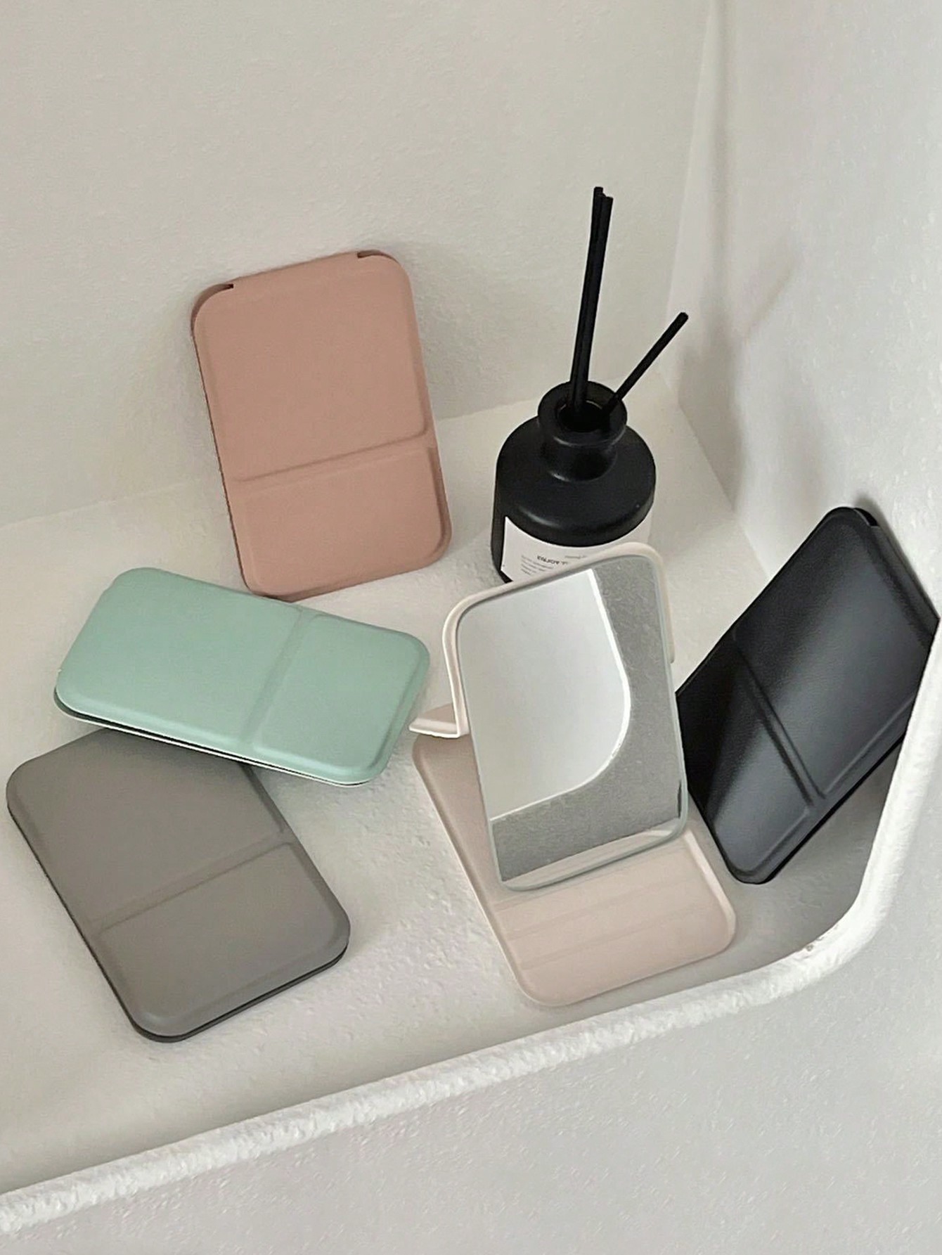 Portable Folding Mini Makeup M - огляд і ціна Makeup And Beauty